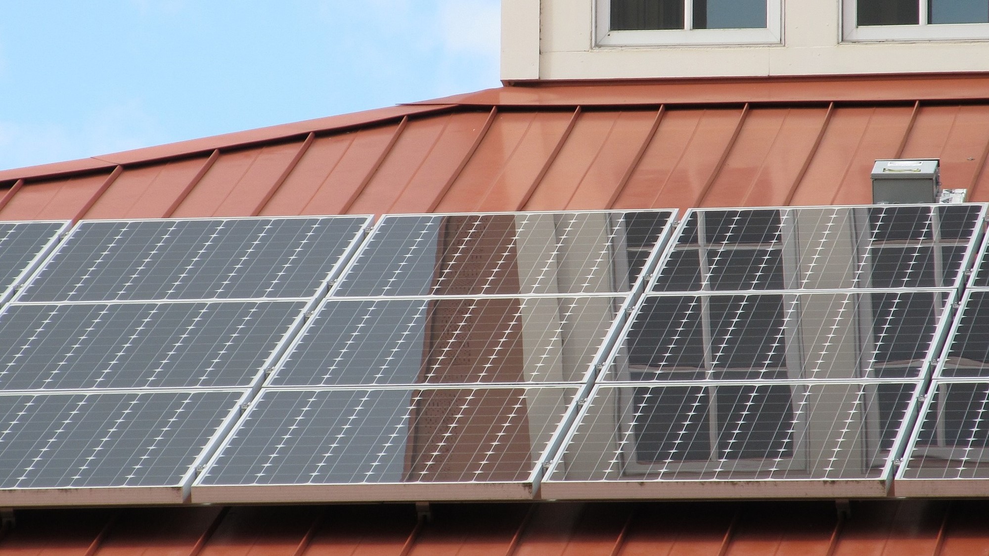 Celesc usa programa de eficiência energética para subsidiar mil microusinas fotovoltaicas